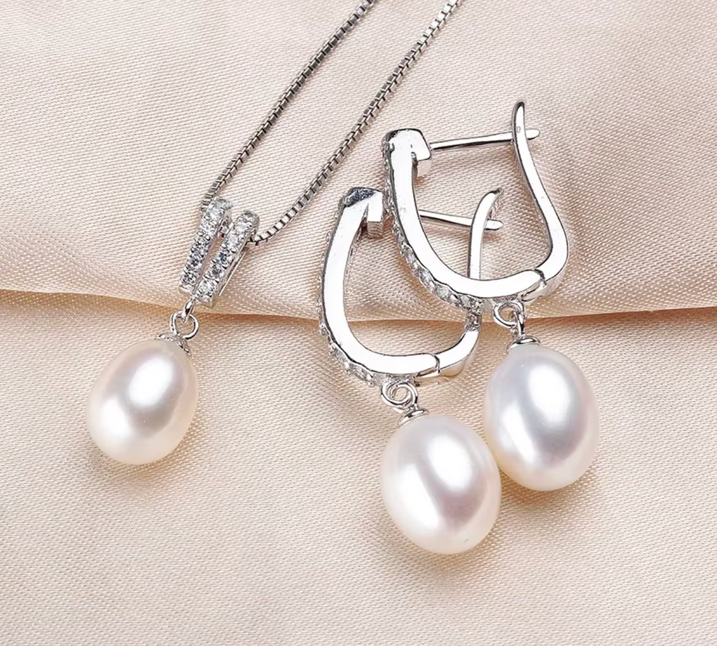 Horseshoe Freshwater Pearl Jewelry Set for Women