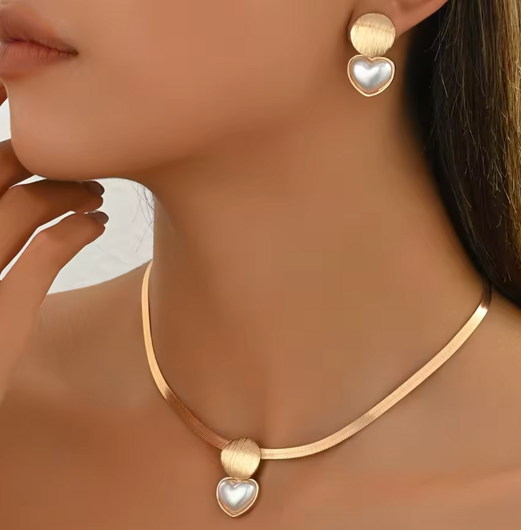 3-Piece Elegant Golden Jewelry Set for Women