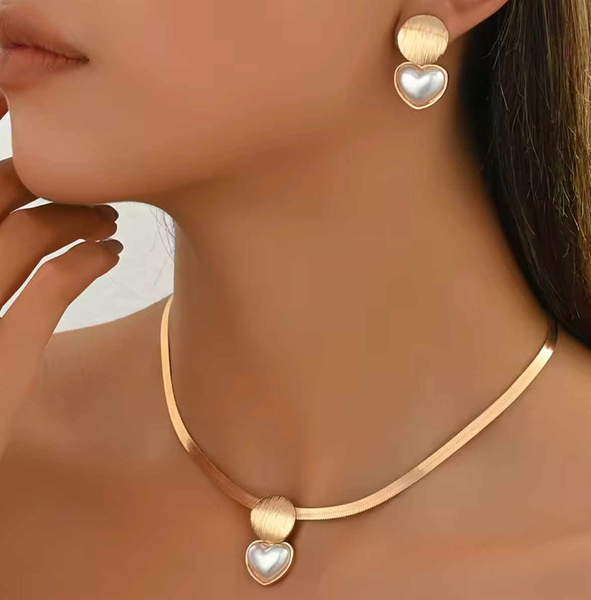 3-Piece Elegant Golden Jewelry Set for Women